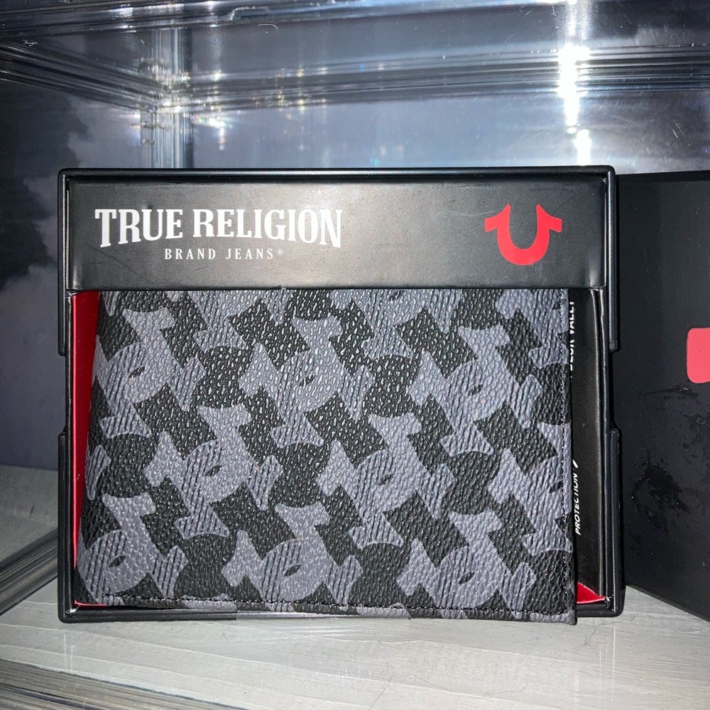 NWT True Religion Bifold Genuine Leather Men's Wallet Black RFID ~ Case Box